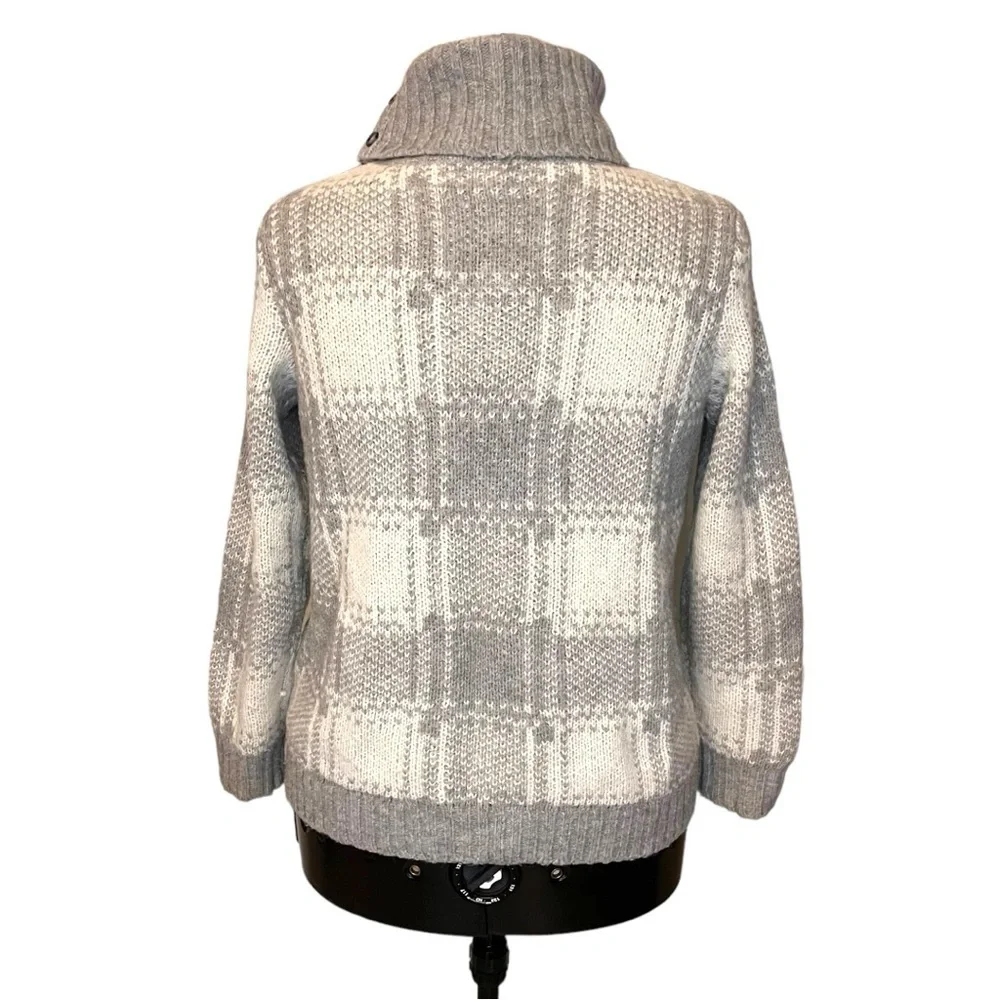 Tommy Hilfiger Soft Wool Blend Chunky Large Scale Plaid Turtleneck - Picture 8 of 11